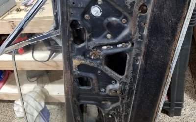 66 Mustang Doors dismantle